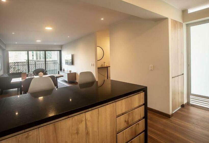 Apartamento 2 Dormitórios, Alcanfores 1262 By Wynwood House