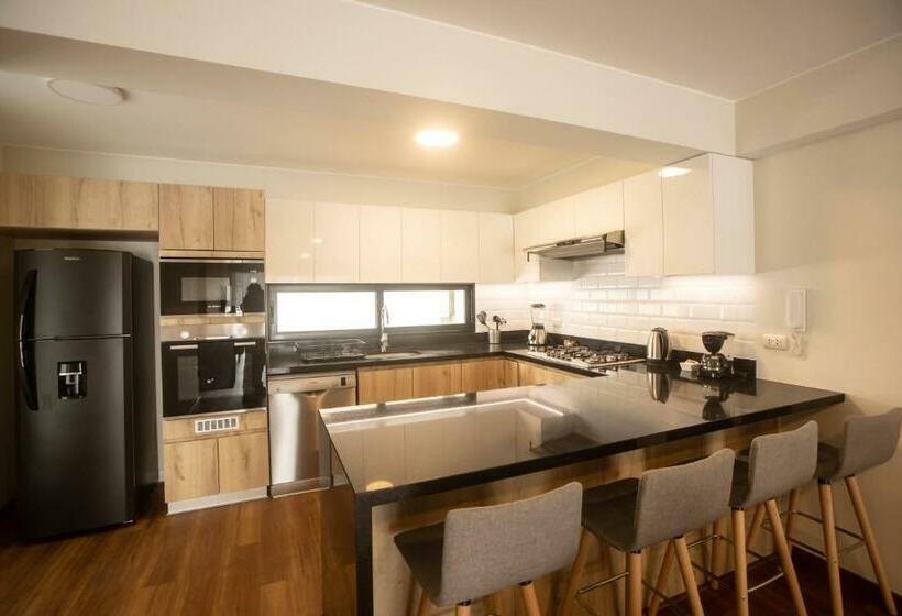 Apartamento 1 Dormitório com Sacada, Alcanfores 1262 By Wynwood House