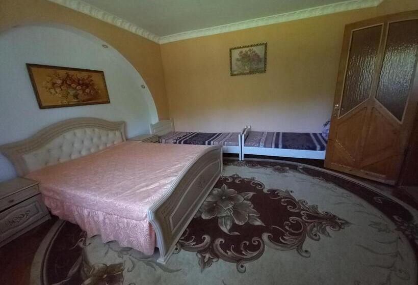 Трехместный Номер Базовый, садиба віталія