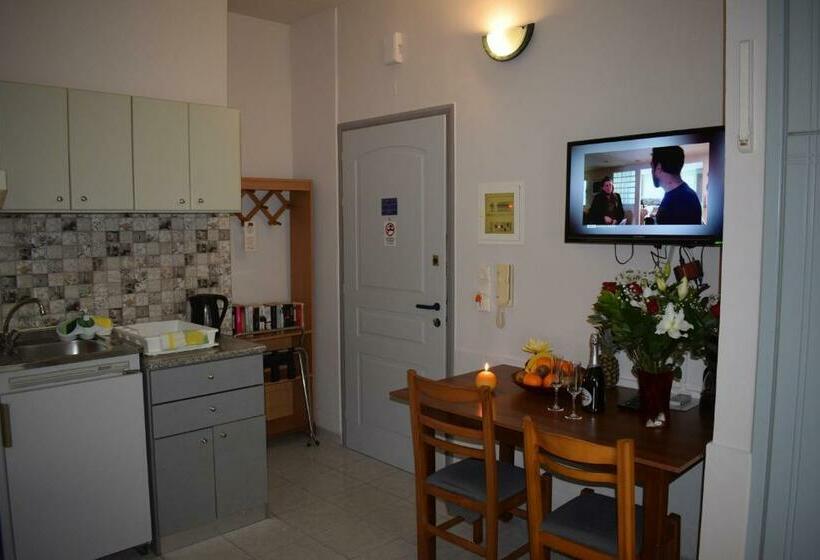 דירת חדר, Alena Apartments
