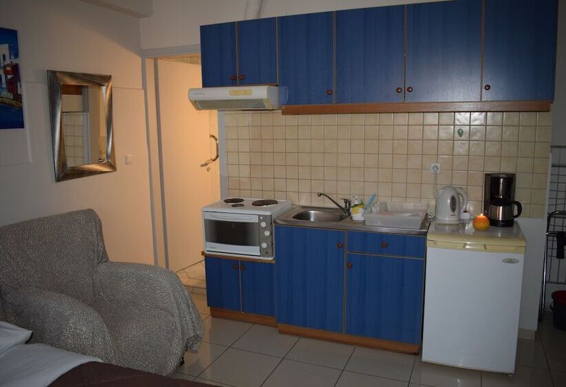 סטודיו אקונומי, Alena Apartments