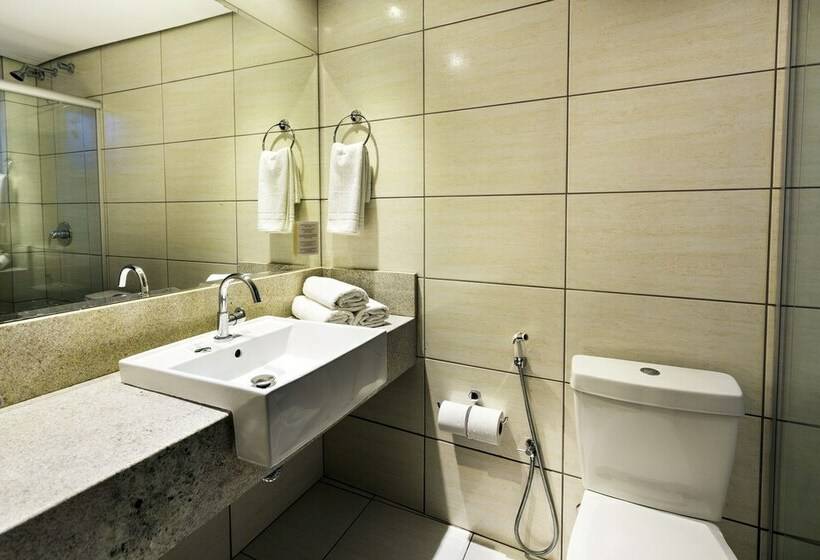 Quarto Triplo Estandar, H