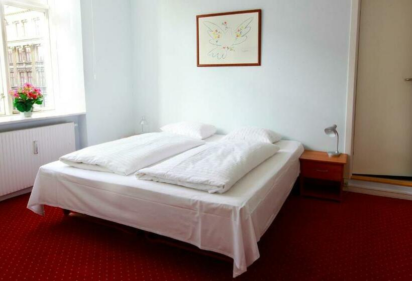 Quarto Superior, Nora Copenhagen