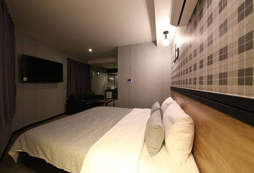 스탠다드 룸, The Last Hotel Nampo