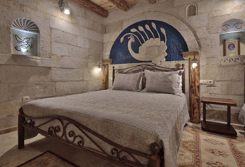 اتاق لوکس با بالکن, Vista Cave