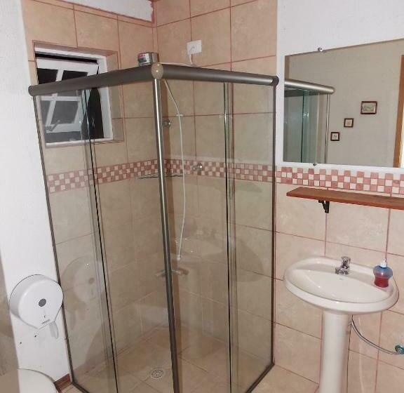 اتاق استاندارد چهار تخته, Betume