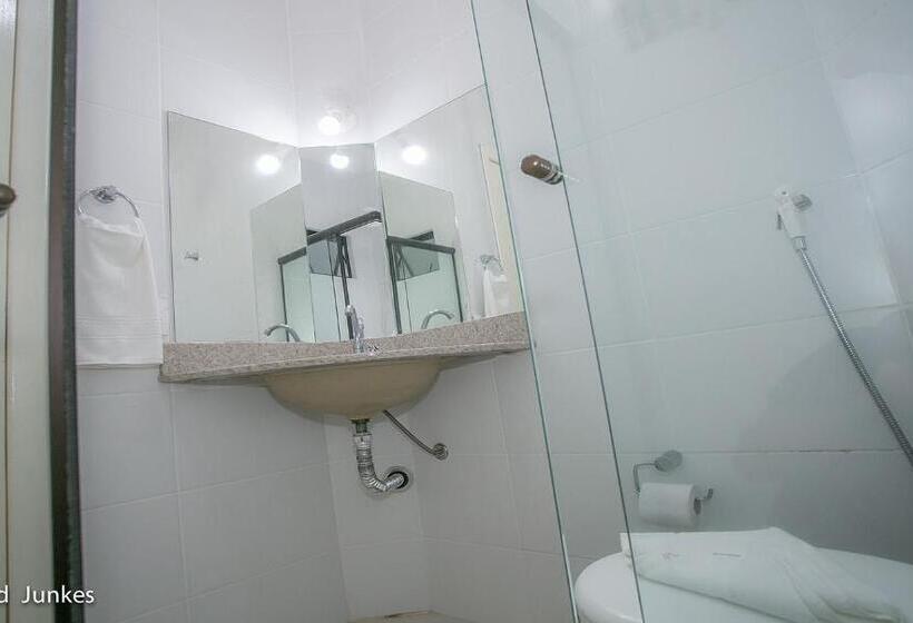 اتاق لوکس سه تخته, Gentil