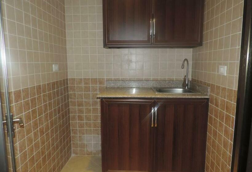 استودیوی استاندارد, Crown Hotel Juba