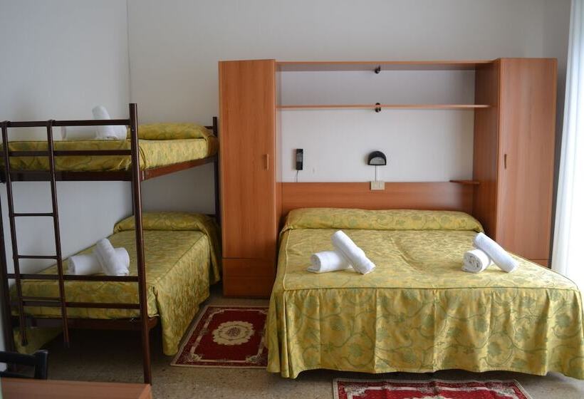 Quarto Triplo Estandar, Mirage
