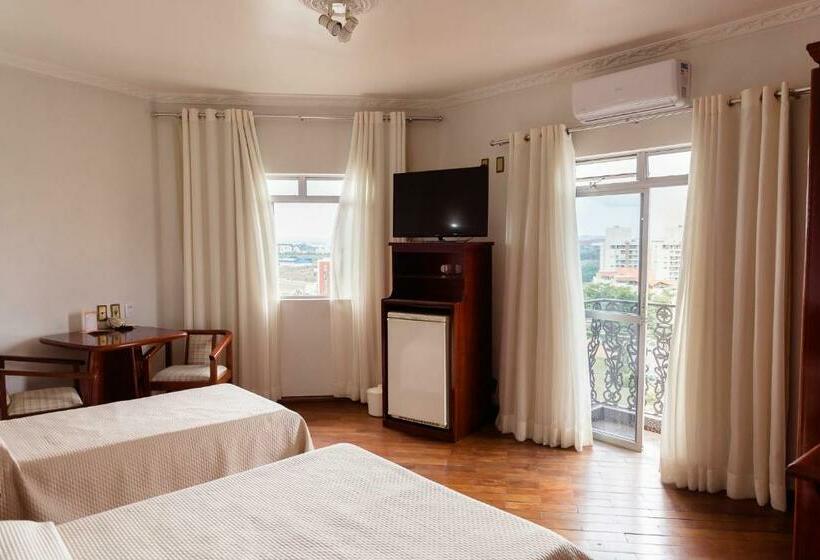 스탠다드 룸, Castelar Novo