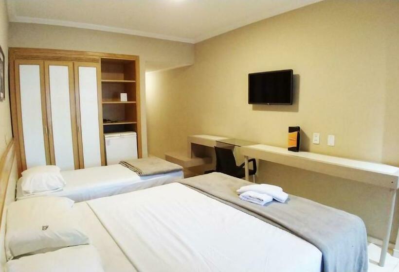 豪华三人间, Econotel