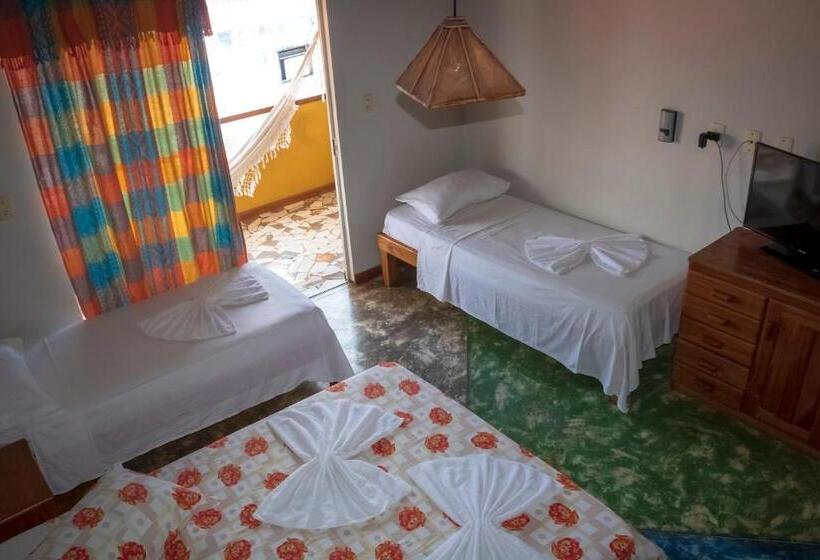 Четырехместный Номер Superior, O Pharol Hostel E Pousada