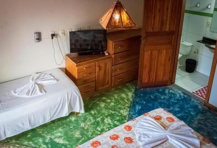 Четырехместный Номер Superior, O Pharol Hostel E Pousada