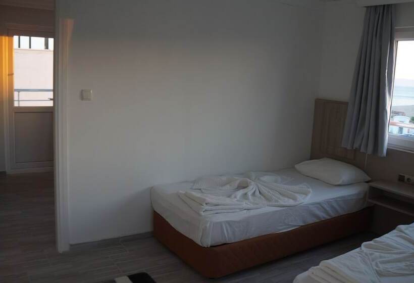 Quarto Familiar, Marine