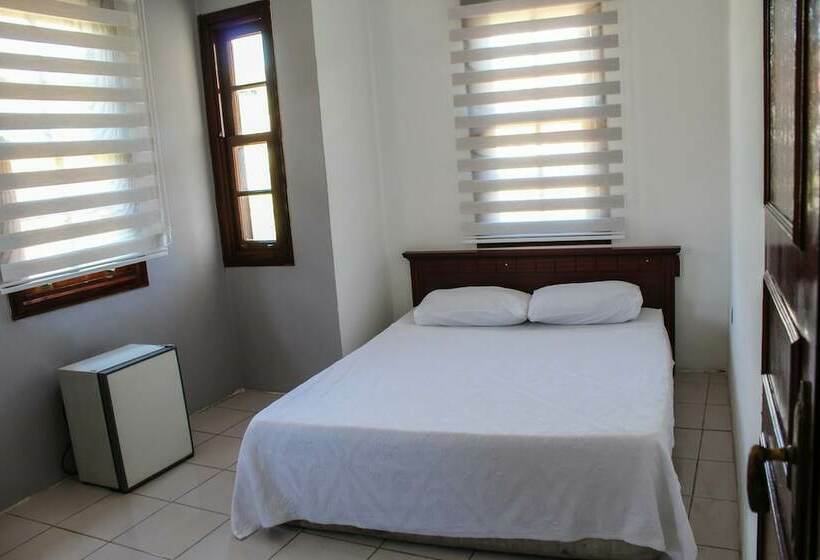 اتاق استاندارد, White City Pension