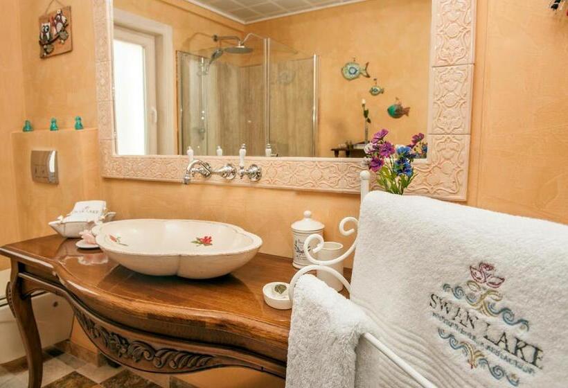 Номер Deluxe с Балконом, Swan Lake Hotel   Adult Only