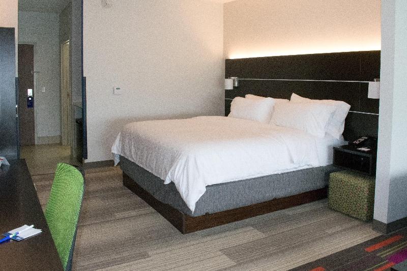 Люкс Кровать Кинг, Holiday Inn Express & Suites West Memphis, An Ihg