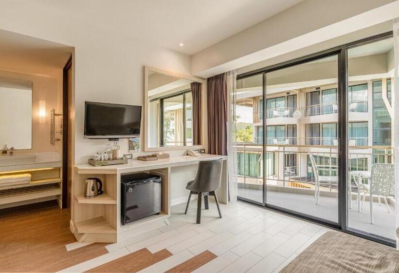 Номер Deluxe Вид на Бассейн, Sand Dunes Chaolao Beach Resort