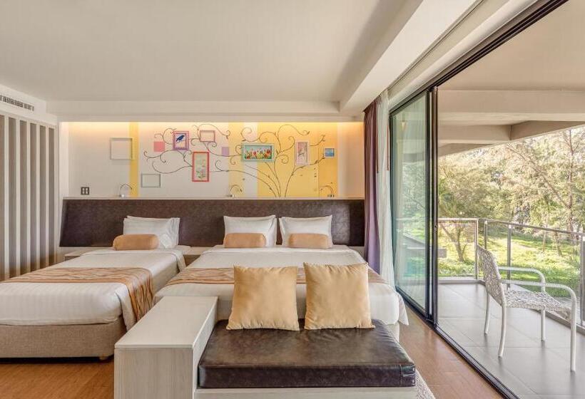 اتاق لوکس با بالکن و چشم‌انداز دریا, Sand Dunes Chaolao Beach Resort
