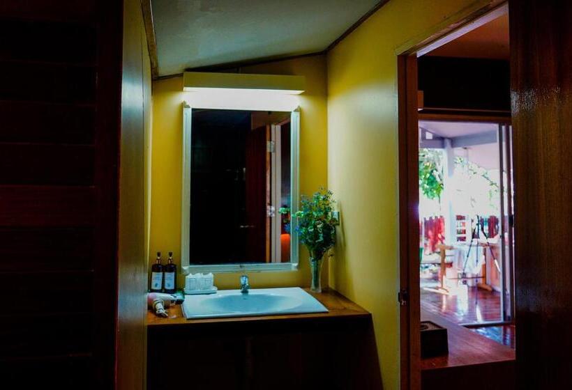디럭스 방갈로, Villa Cha Cha Chaolao Beach Resort