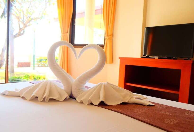 ویلای 3 خوابه, New Travel Beach Hotel & Resort