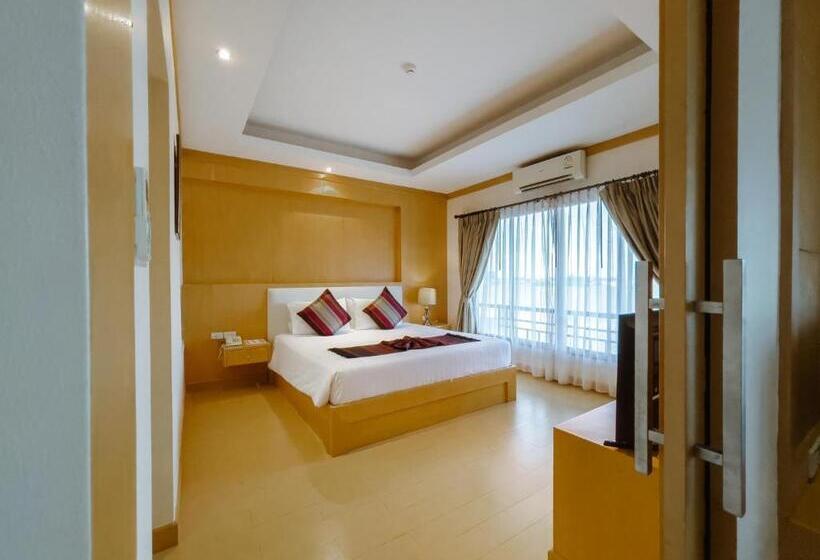 سوییت, Royal Nakhara Hotel And Convention Centre
