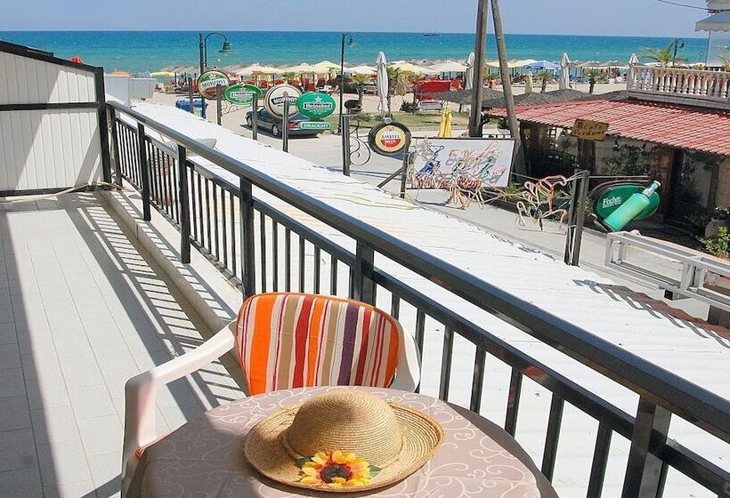 Трехместный Номер Стандарт Боковой Вид на Море, El Greco Beach