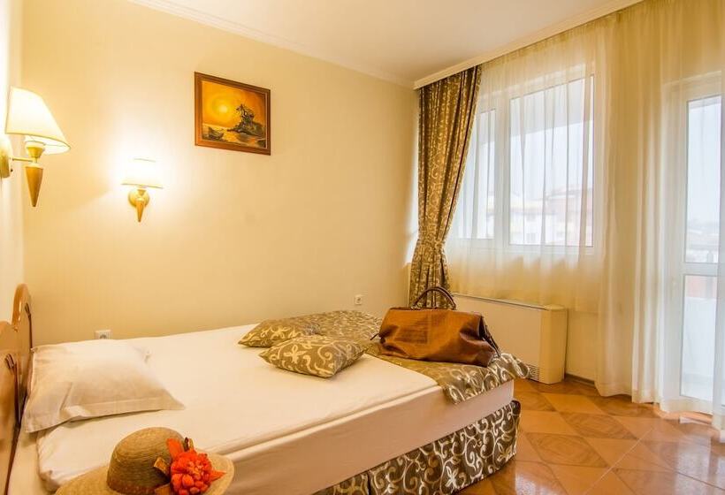 Номер Стандарт Индивидуальный с Балконом, Villa List