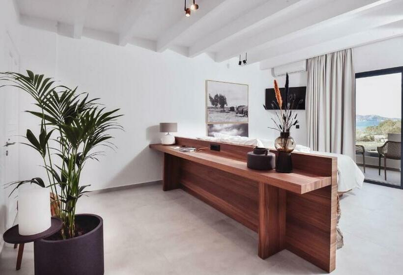 Люкс Superior, Ikaros Suites