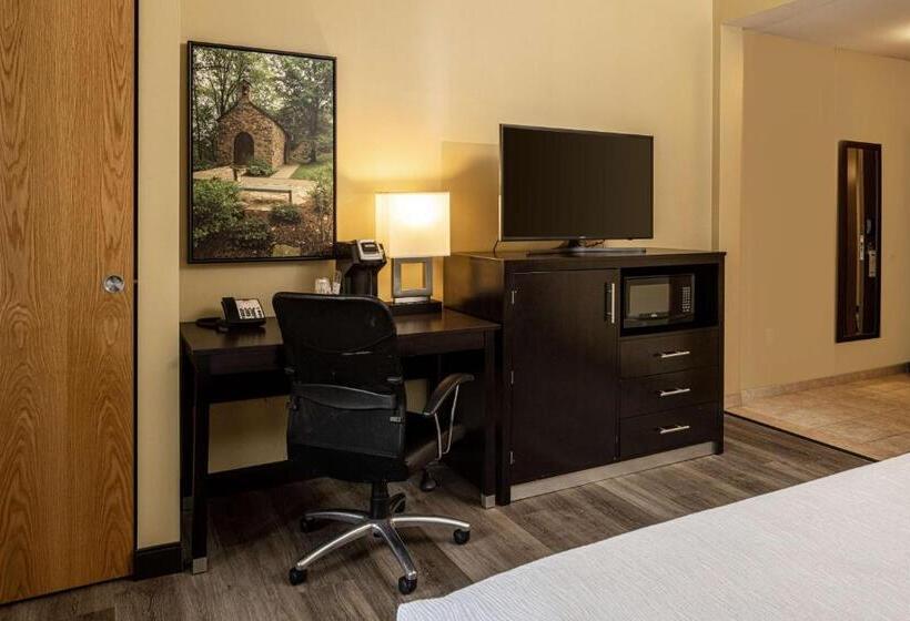 Люкс, Best Western Plus Franciscan Square Inn & Suites  Steubenville