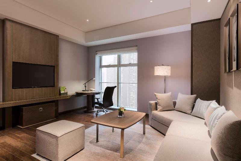 Deluxe Suite King Bed, Doubletree By Hilton Hotel Shiyan