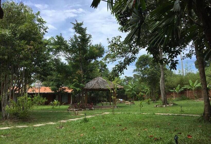 اتاق استاندارد سه تخته با چشم‌انداز باغ, Gold Sand Beach Bungalow