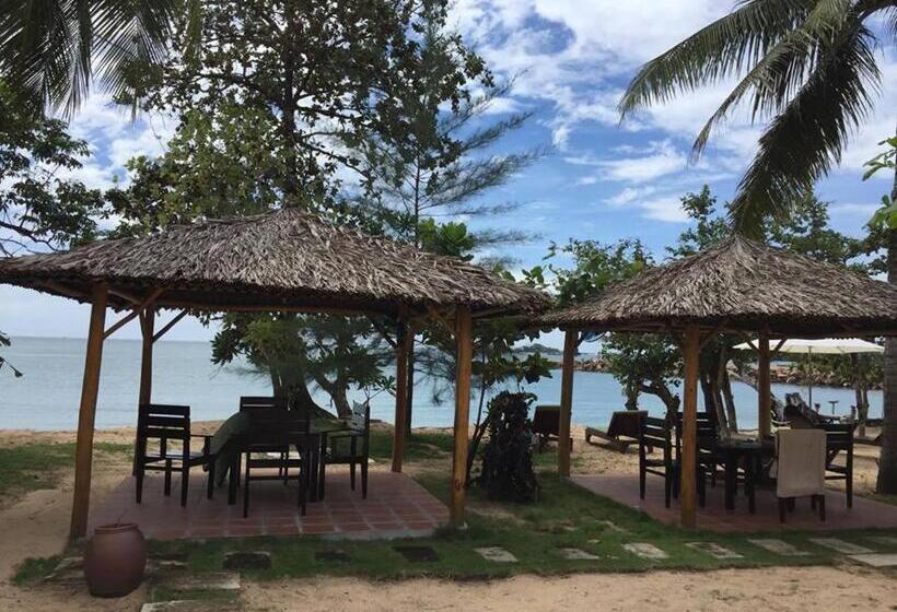 اتاق سه نفره دلوکس با چشم‌انداز دریا, Gold Sand Beach Bungalow