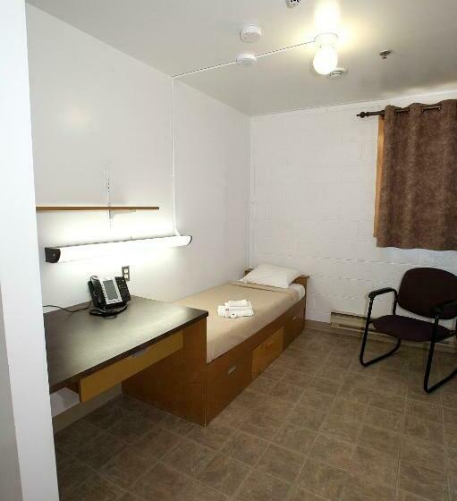バスルーム共有のシングルスタンダード, Backpacker College At Memorial University   Grenfell Campus