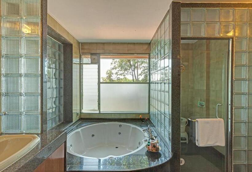 Люкс, Ramsukh Resorts And Spa