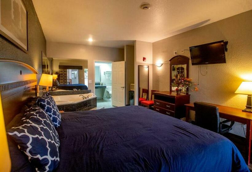 Люкс Кровать Кинг, Magnolia Inn And Suites
