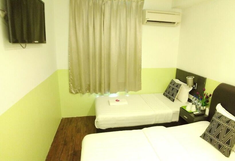اتاق خانوادگی, Apple 1 Hotel Queensbay