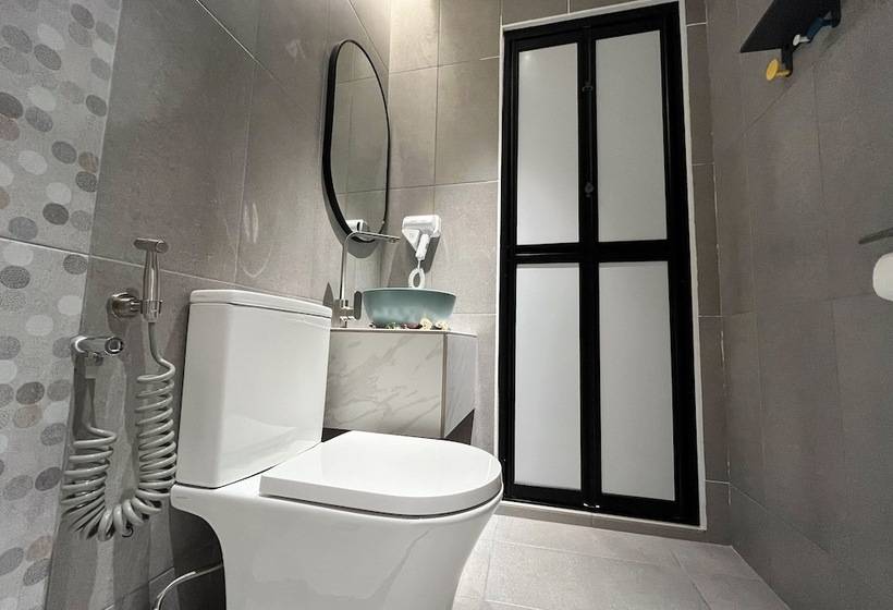 اتاق لوکس خانوادگی, Apple 1 Hotel Queensbay