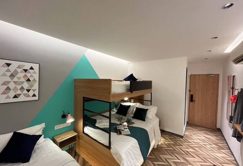اتاق لوکس خانوادگی, Apple 1 Hotel Queensbay