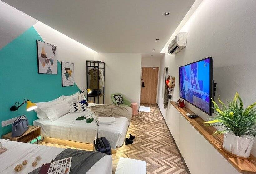 اتاق لوکس خانوادگی, Apple 1 Hotel Queensbay