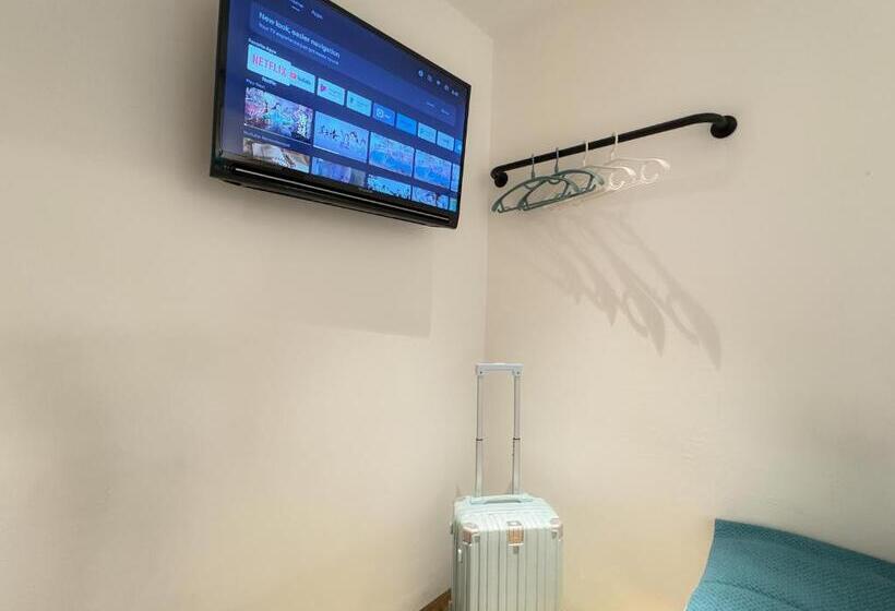 اتاق استاندارد با تخت دو نفره بزرگ, Apple 1 Hotel Queensbay