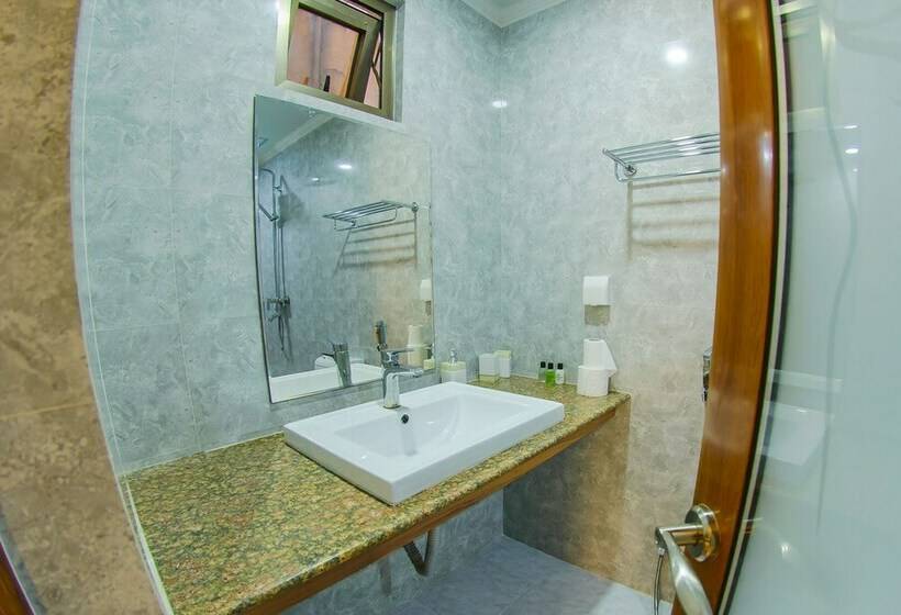 اتاق خانوادگی, White Sand Lodge