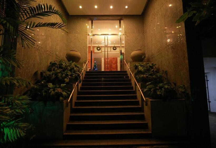 Апартаменты 2 Спальни, Refresh Hotel Hikkaduwa