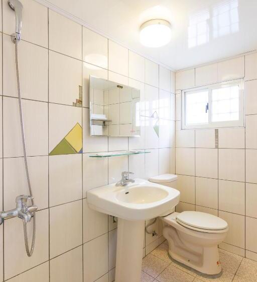 اتاق استاندارد با بالکن, Summer Colour B&b
