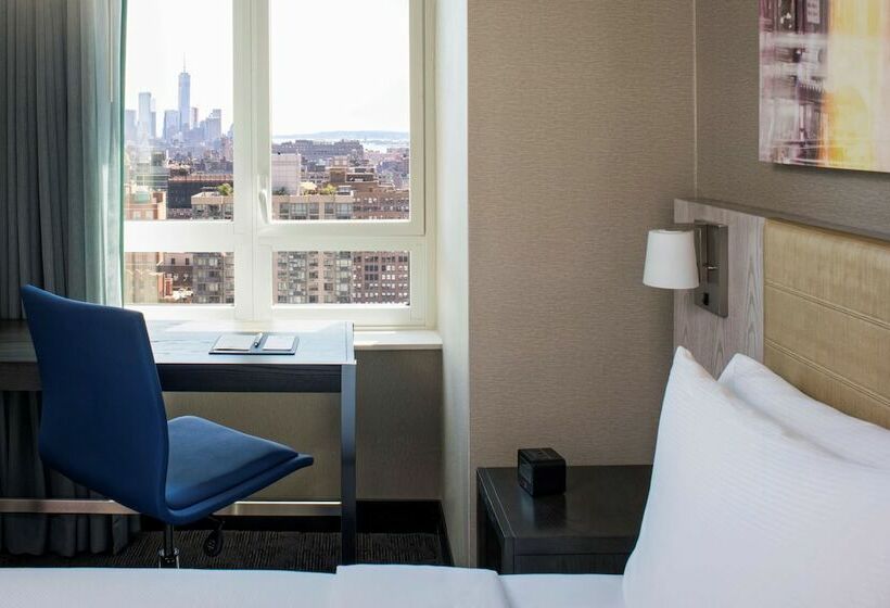带城市景观的优质房间, Doubletree By Hilton  New York Times Square West