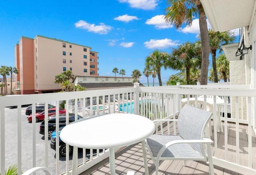 Студио Стандарт с Видом, Grand Shores West