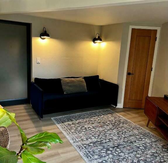 Студия Deluxe, New Modern Apt W/pool & Hot Tub In Nature