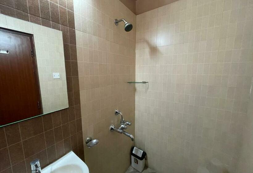 Standard Room, Arihant Guest House