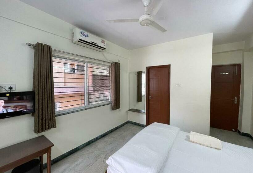 Standard Room, Arihant Guest House