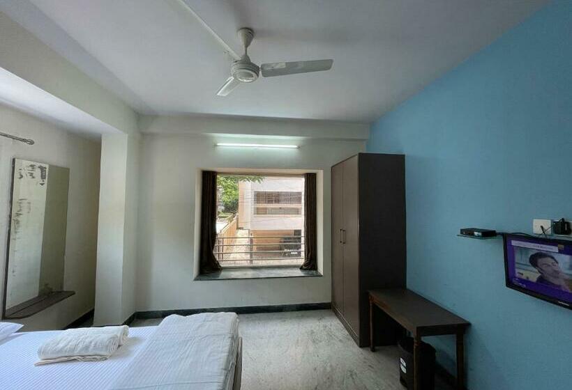 Standard Room, Arihant Guest House
